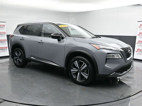 Used 2023 Nissan Rogue SL w/ SL Premium Package image 2