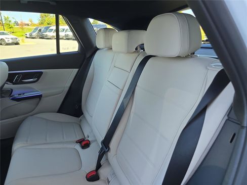 Used 2026 Mercedes-Benz GLC 300 4MATIC image 16