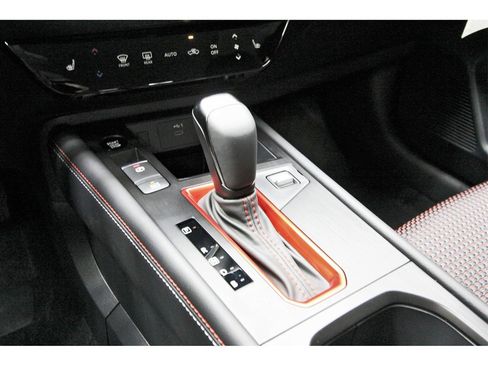 New 2026 Nissan Kicks SR image 28