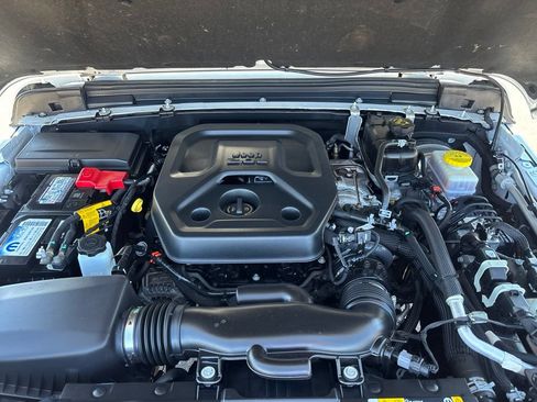 Used 2023 Jeep Wrangler Sport AWD/4WD image 29