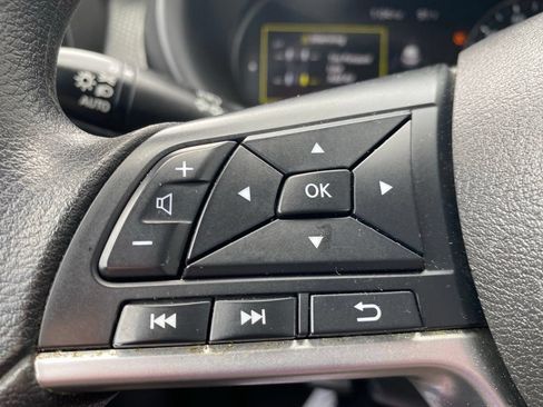 Used 2023 Nissan Kicks SV FWD image 27