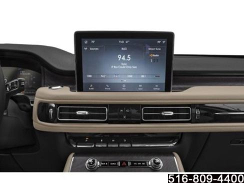 Used 2022 Lincoln Aviator AWD w/ Premium Package image 11