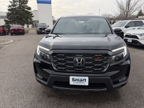 Used 2025 Honda Ridgeline TrailSport image 2