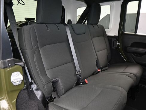 Used 2021 Jeep Wrangler Unlimited Sport image 37