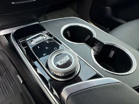 Used 2024 Cadillac Lyriq Luxury w/ LPO, Floor Liner Package AWD/4WD image 12