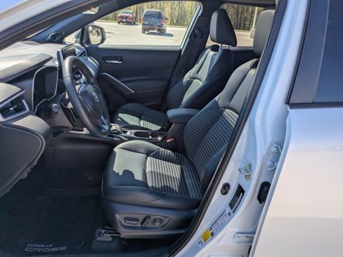 Certified 2024 Toyota Corolla Cross XSE w/ Convenience Package image 10