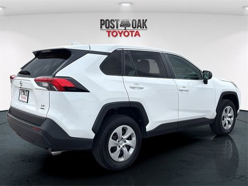 Used 2024 Toyota RAV4 LE image 7