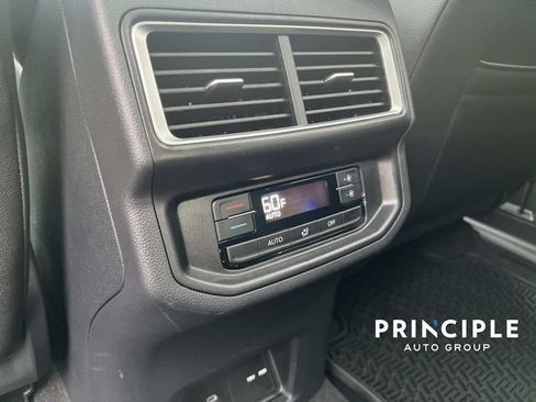 Used 2026 Volkswagen Atlas SE w/ Panoramic Sunroof Package FWD image 32
