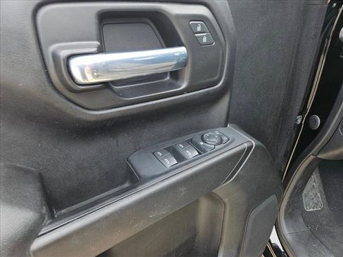 Used 2021 Chevrolet Silverado 1500 Custom Trail Boss AWD/4WD image 16