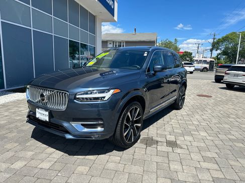Used 2023 Volvo XC90 B5 Plus w/ Protection Package Premier AWD/4WD image 4