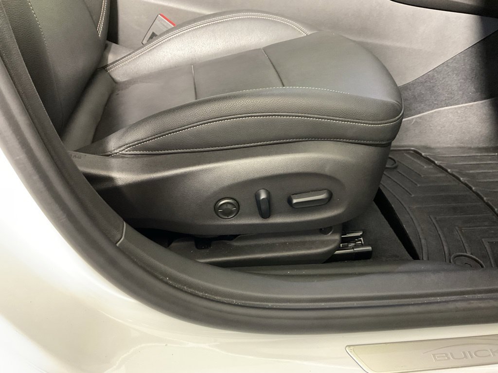 Used 2019 Buick Regal Essence w/ Driver Confidence Package I AWD/4WD image 37