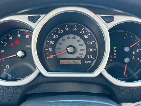 Used 2004 Toyota 4Runner SR5 image 19