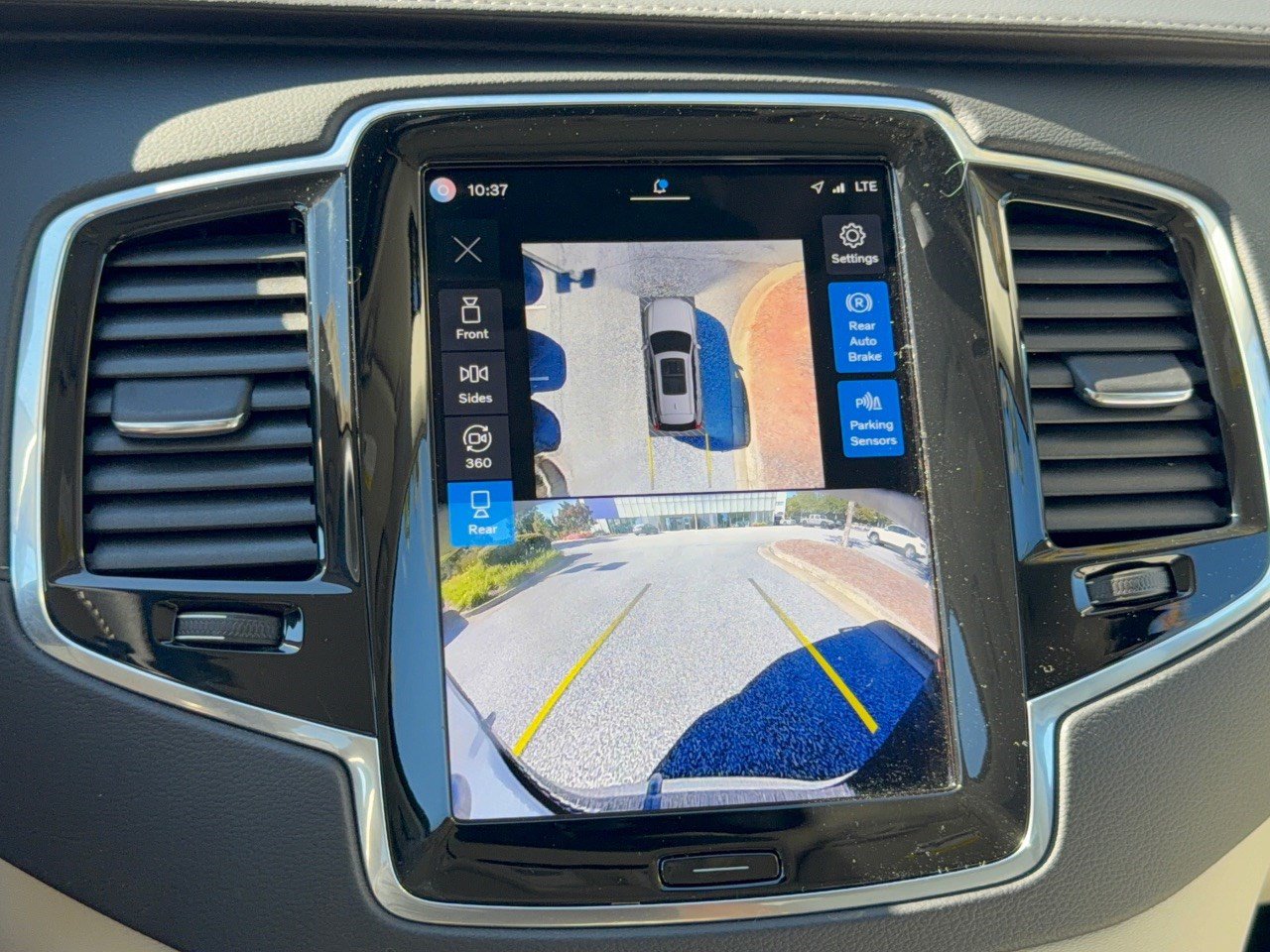 Certified 2025 Volvo XC90 T8 Ultra w/ Protection Package Premier AWD/4WD image 24