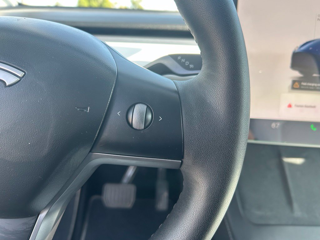 Used 2024 Tesla Model Y Long Range AWD/4WD image 18