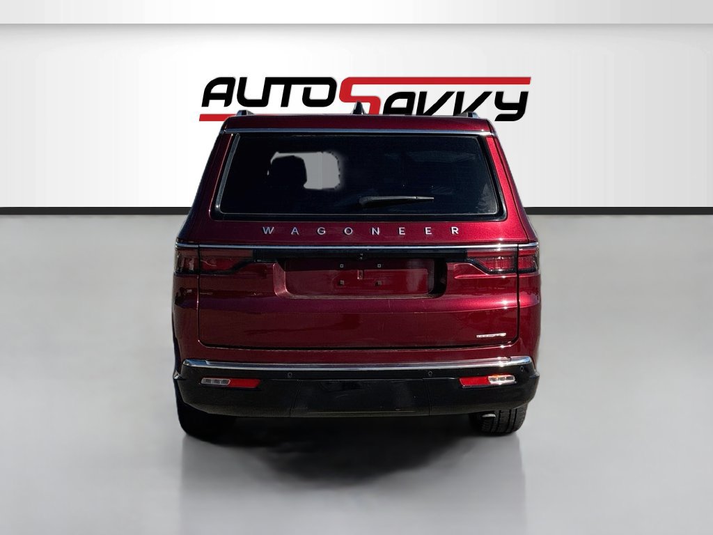 Used 2024 Jeep Wagoneer L Series III w/ Flexible Seating Group AWD/4WD image 6
