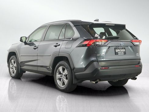 Used 2022 Toyota RAV4 XLE AWD/4WD image 3