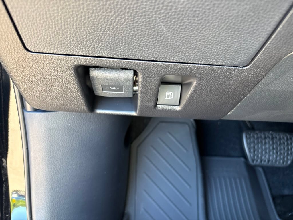 Certified 2026 Toyota Highlander Limited AWD/4WD image 20