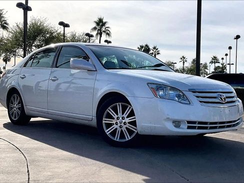 Used 2005 Toyota Avalon image 2
