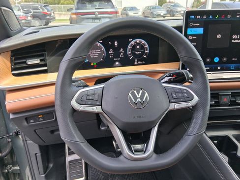 New 2026 Volkswagen Tiguan SEL R-Line AWD/4WD image 19