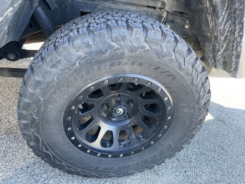 Used 2020 Jeep Gladiator Sport w/ Quick Order Package 24S image 8