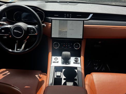 Used 2023 Jaguar F-PACE R-Dynamic S AWD/4WD image 12