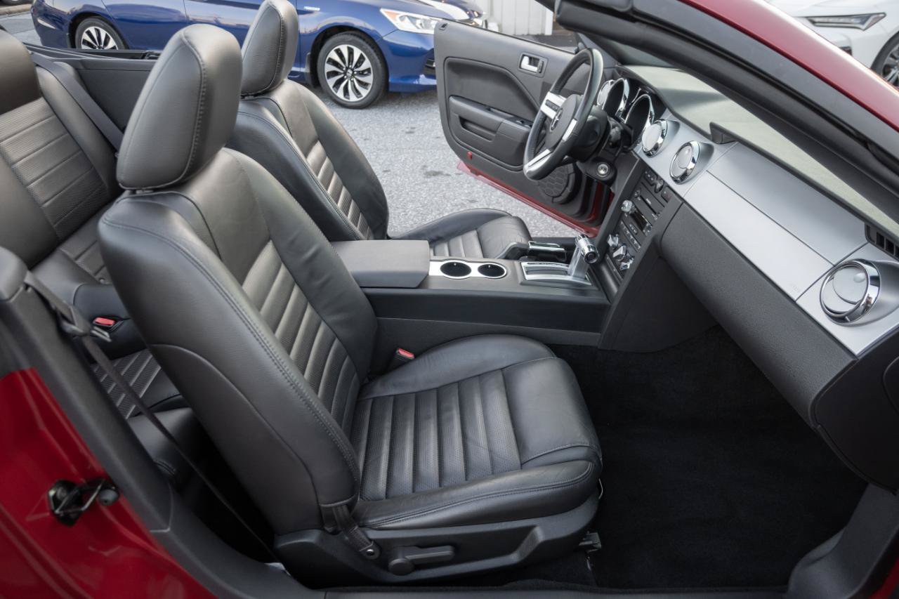 Used 2006 Ford Mustang GT Premium RWD image 35