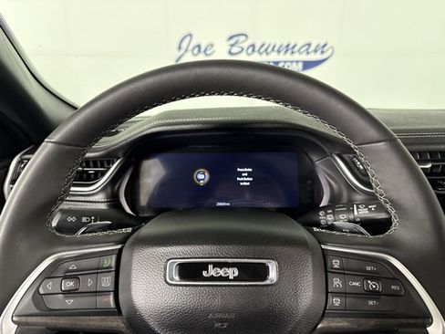 Used 2024 Jeep Grand Cherokee L Limited w/ Luxury Tech Group II image 4