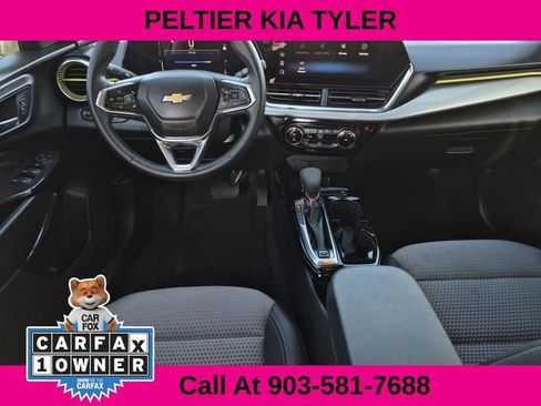 Used 2025 Chevrolet Trax LT w/ Driver Confidence Package image 23