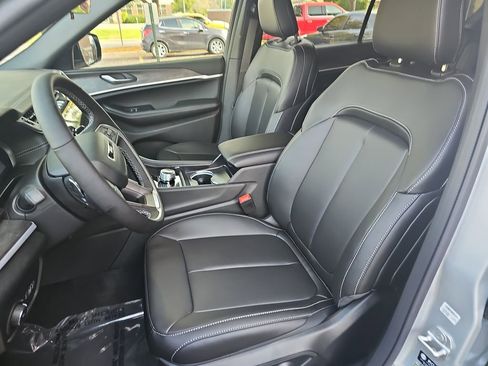 New 2025 Jeep Grand Cherokee L Limited image 17