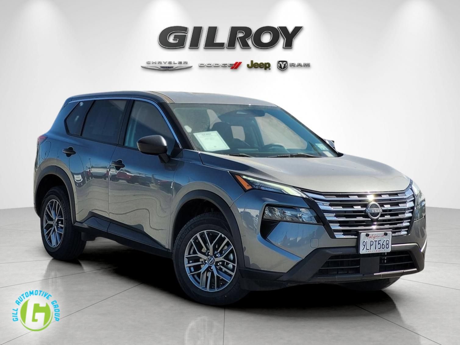 Used 2024 Nissan Rogue S AWD/4WD image 1