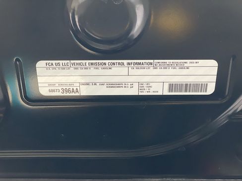 Used 2025 Jeep Wagoneer 4WD image 21