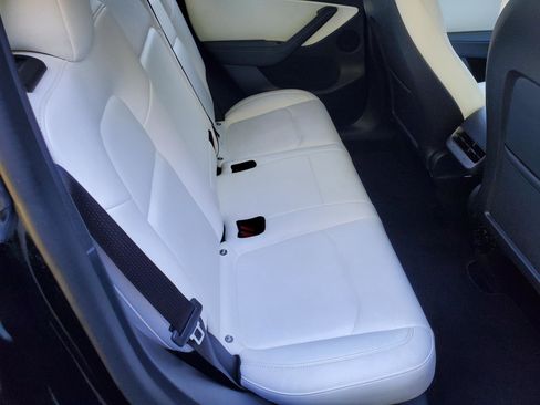 Used 2022 Tesla Model Y Performance AWD/4WD image 33