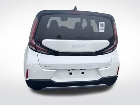 Used 2025 Kia Soul LX w/ LX Technology Package image 3