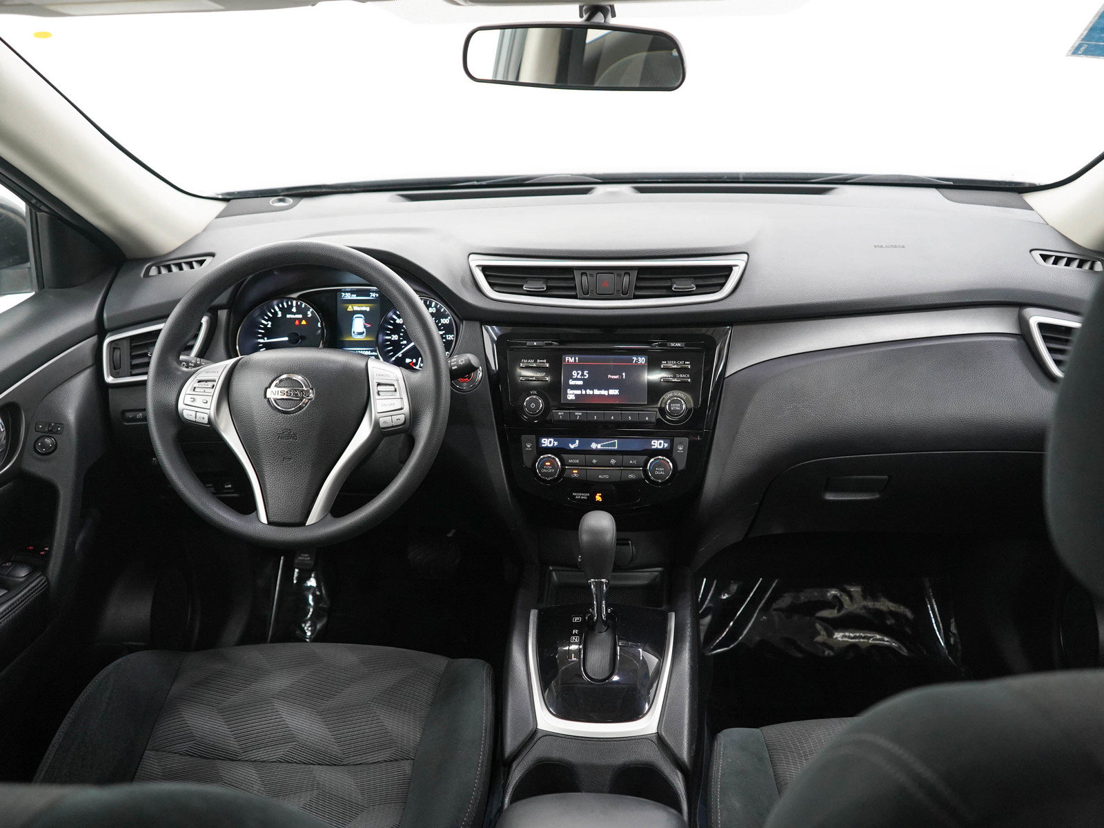 Used 2016 Nissan Rogue SV w/ SV Moonroof Package AWD/4WD image 13