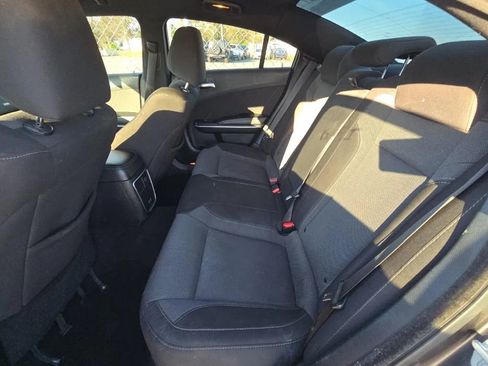 Used 2020 Dodge Charger SXT RWD image 6