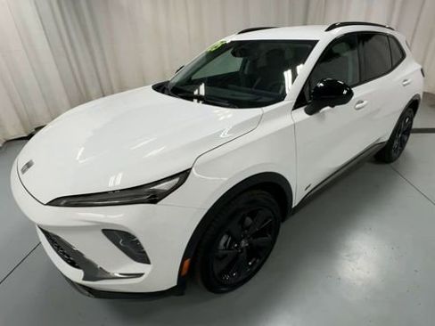 Used 2025 Buick Envision Sport Touring image 4