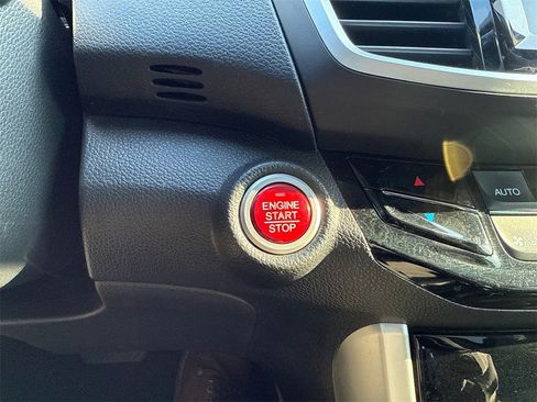 Used 2016 Honda Accord Touring image 26