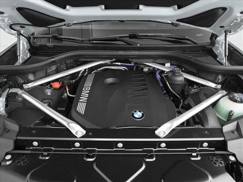 New 2027 BMW X7 xDrive40i w/ M Sport Package AWD/4WD image 8