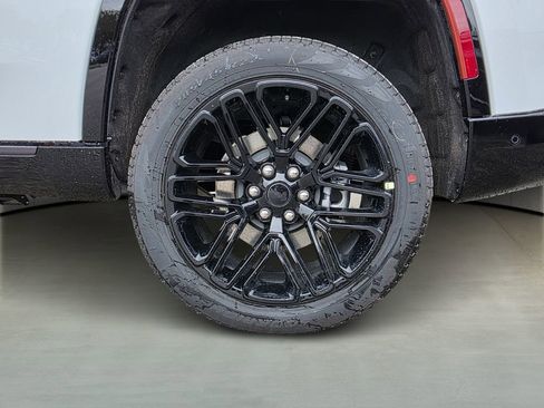 New 2026 Jeep Grand Wagoneer Limited AWD/4WD image 6