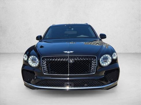 Used 2024 Bentley Bentayga AWD/4WD image 2