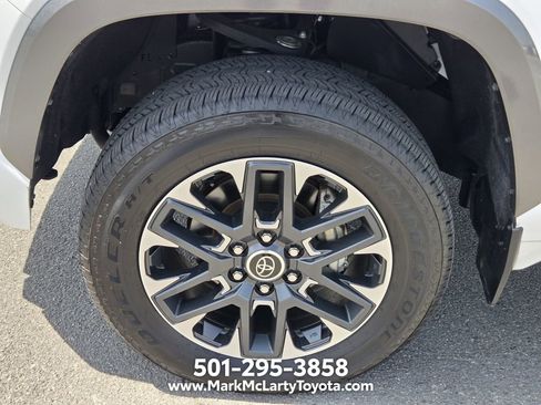 Used 2023 Toyota Tundra Limited AWD/4WD image 17