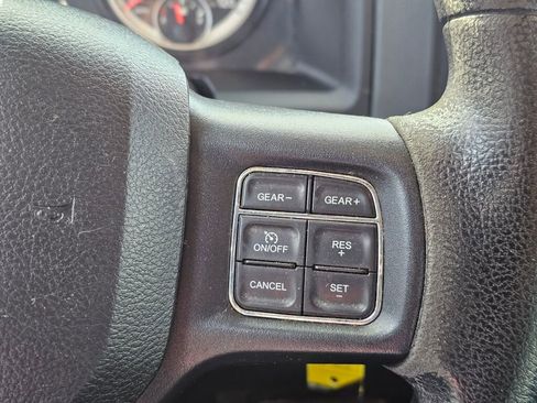 Used 2017 RAM 1500 Classic SLT AWD/4WD image 33