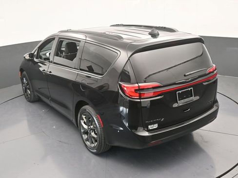 Used 2024 Chrysler Pacifica Limited w/ S Appearance Package image 59