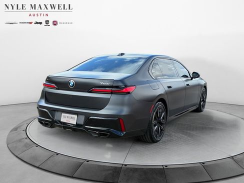 Used 2023 BMW 760i xDrive w/ Luxury Rear Seating Package image 16