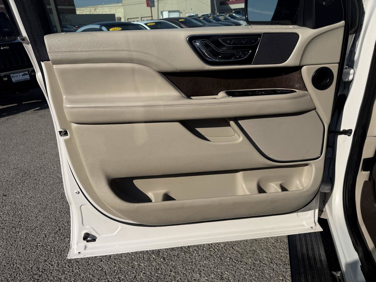 Used 2019 Lincoln Navigator L Reserve AWD/4WD image 13