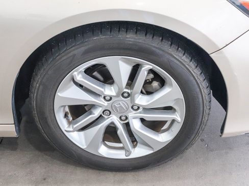 Used 2019 Honda Accord LX image 7
