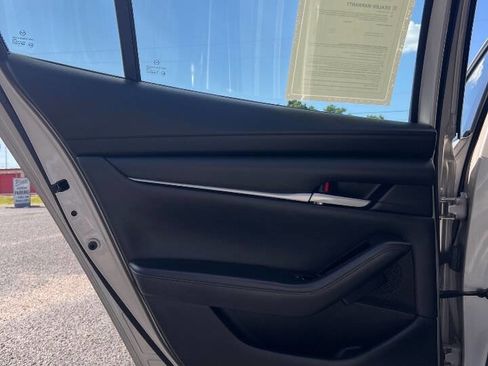 Used 2022 MAZDA MAZDA3 s image 13
