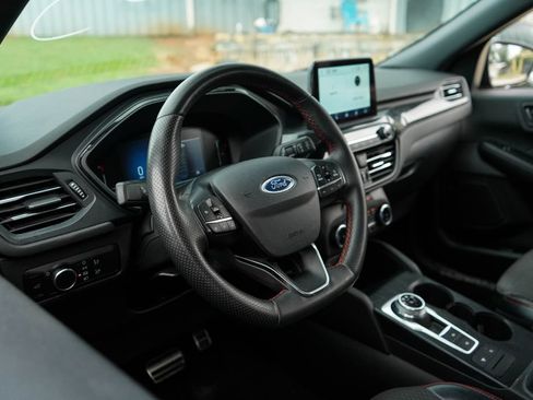 Used 2023 Ford Escape ST-Line AWD/4WD image 6