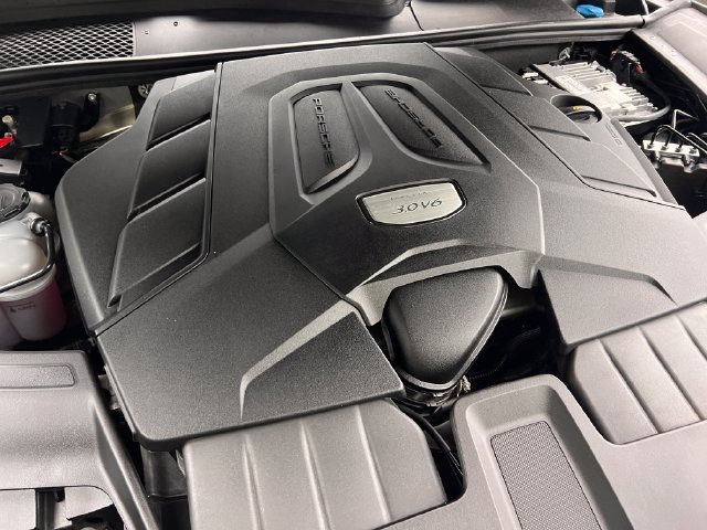 Used 2023 Porsche Cayenne AWD/4WD image 41