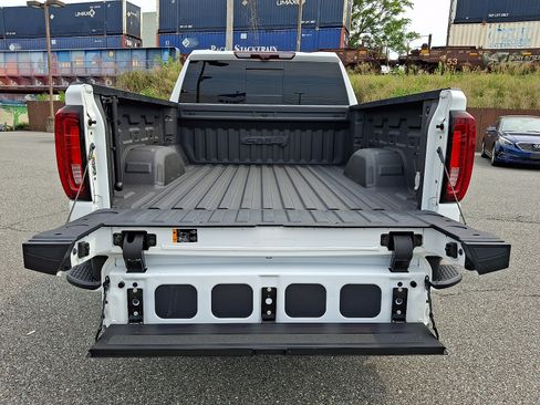 Used 2024 GMC Sierra 1500 AT4 w/ Technology Package AWD/4WD image 31